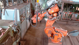 [Translate to Japanese:] Digitalizing sinter plants: Robotics for optimized raw material preparation