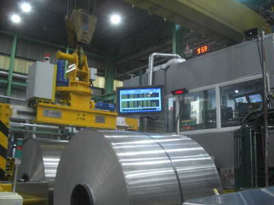 Control station in an aluminum rolling mill