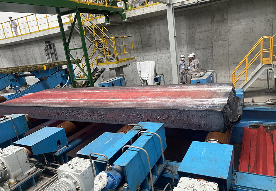 舞鋼集団舞陽鋼鉄のプライメタルズ テクノロジーズ製連続鋳造機は、最大板厚460ミリメートルの極厚板スラブ生産が可能  
